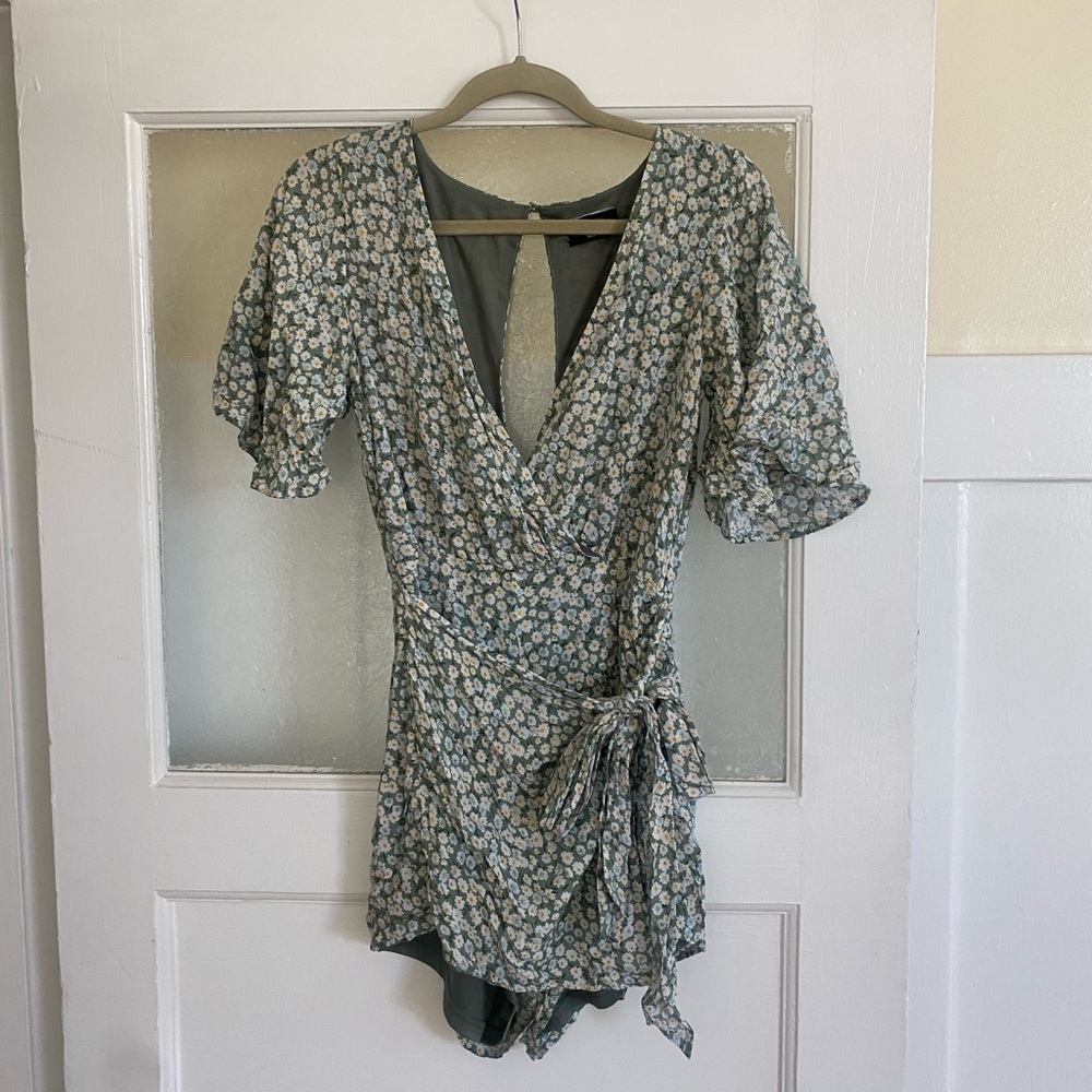 Vici Florabunda Wrap Romper - Picture 4 of 7